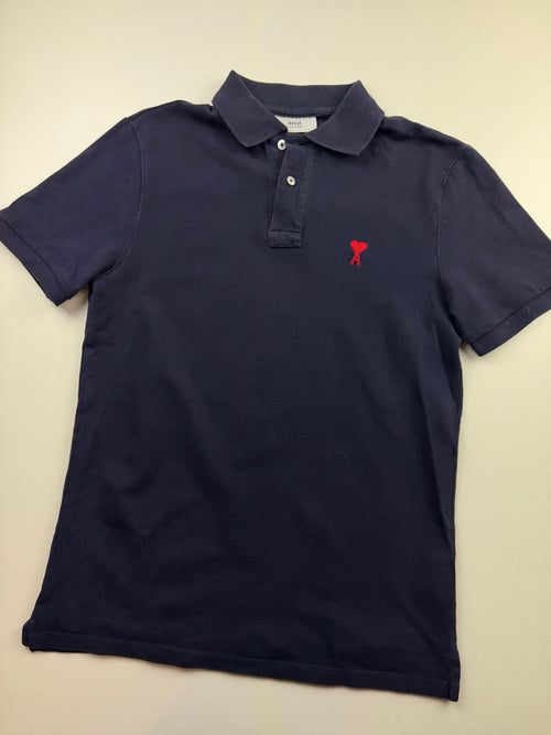 Polo AMI Paris – Taille S – Bleu Marine – Cœur Rouge