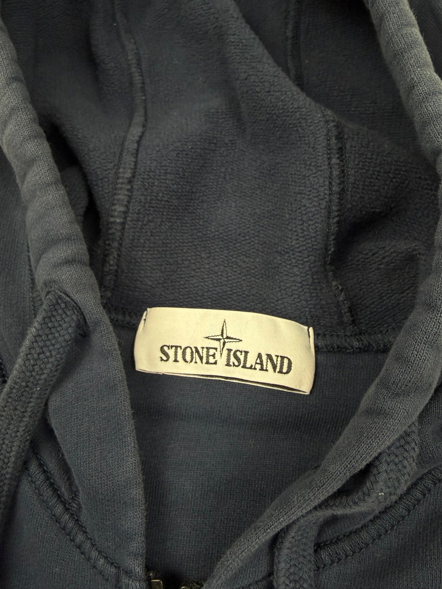 Gilet Zip Stone Island – Taille S – Coloris Bleu Marine