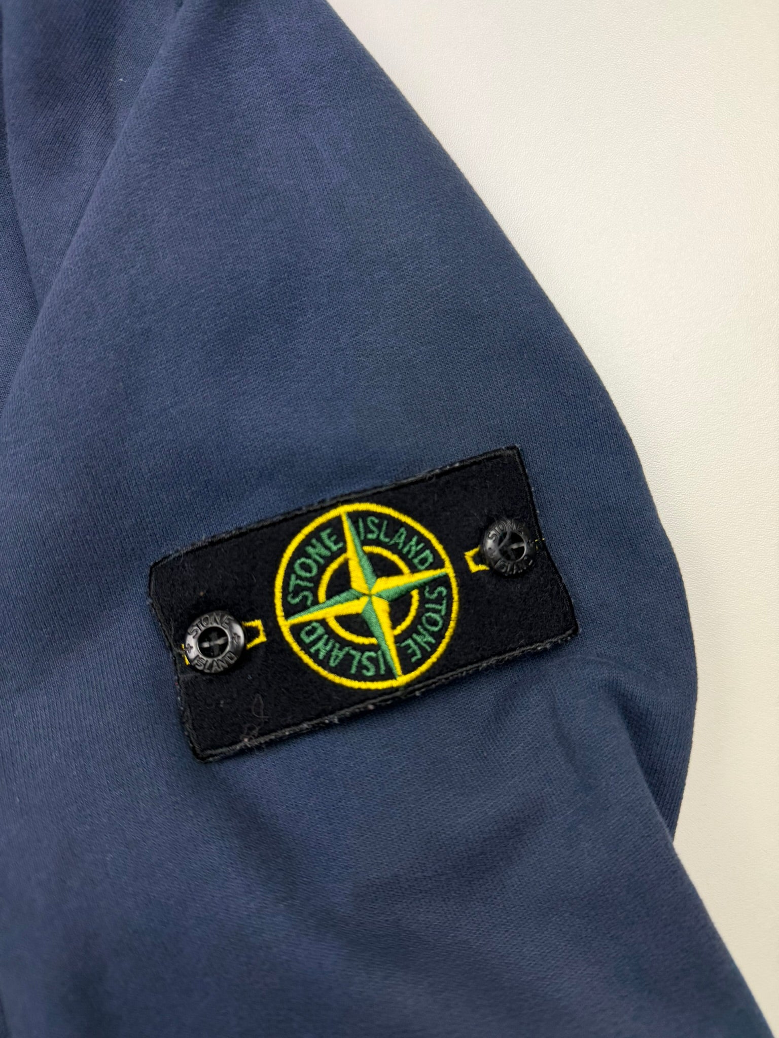 Gilet Zip Stone Island – Taille S – Coloris Bleu Marine