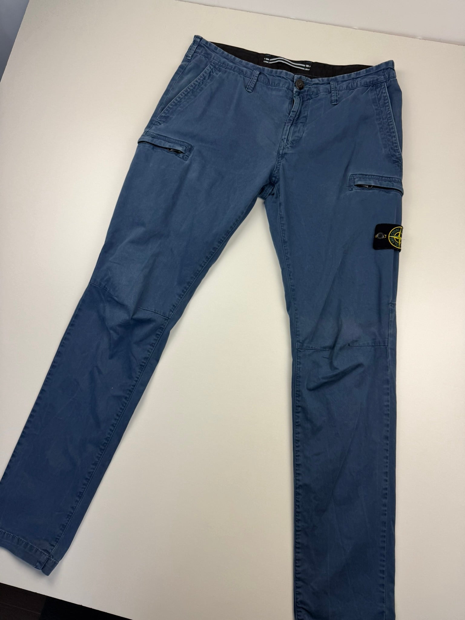 Cargo Stone Island – Taille M / W32 – Coloris Bleu Marine