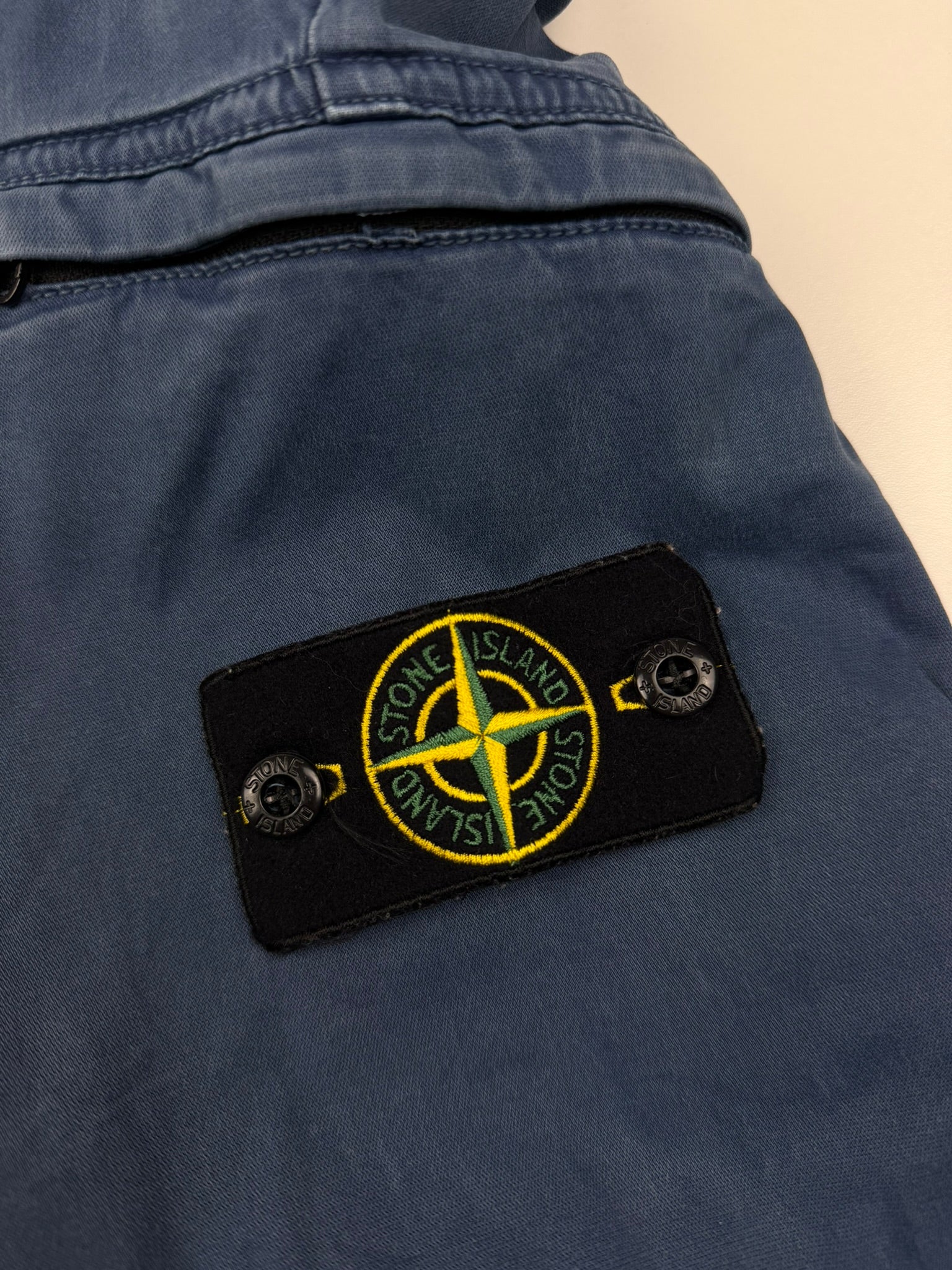 Cargo Stone Island – Taille M / W32 – Coloris Bleu Marine