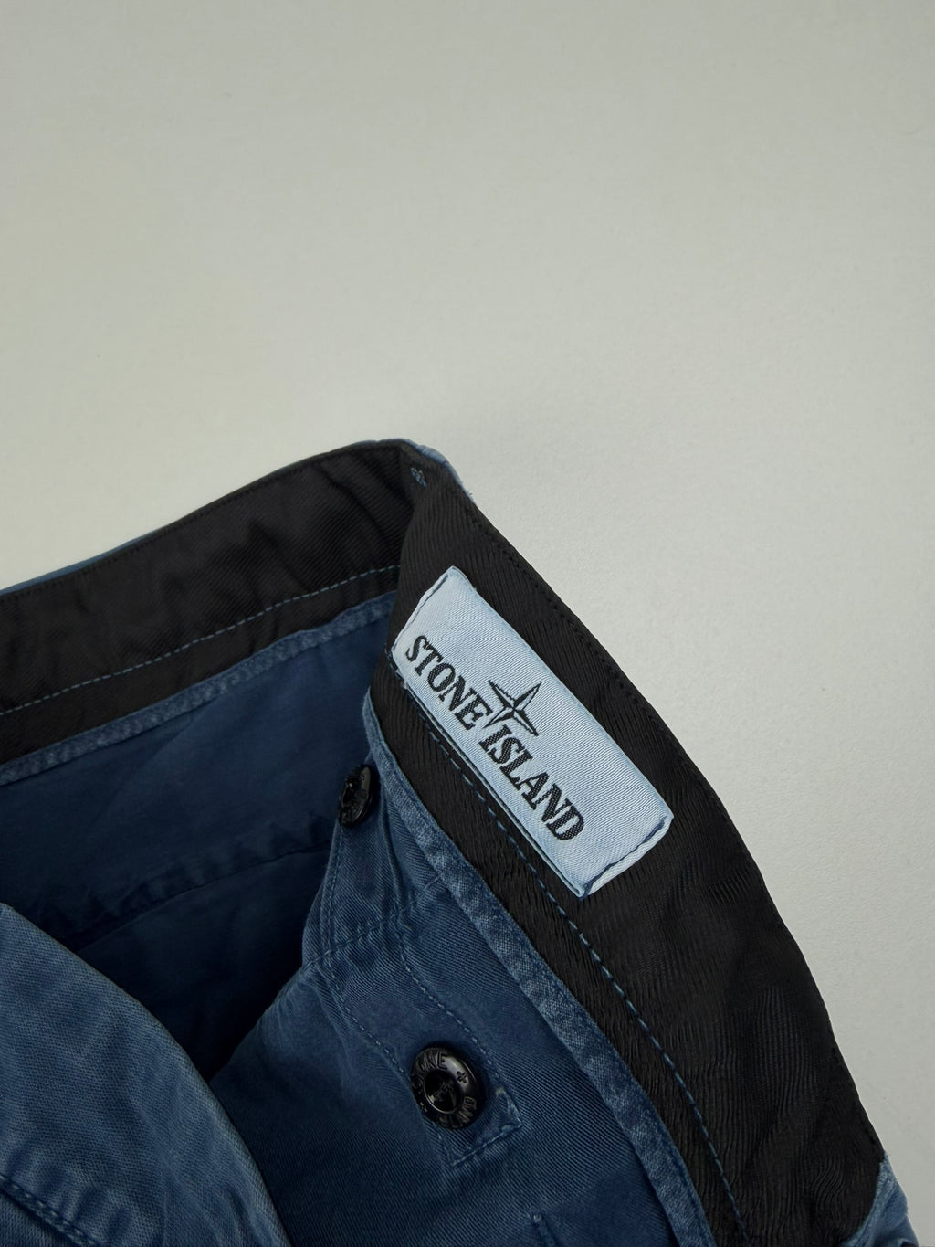 Cargo Stone Island – Taille M / W32 – Coloris Bleu Marine