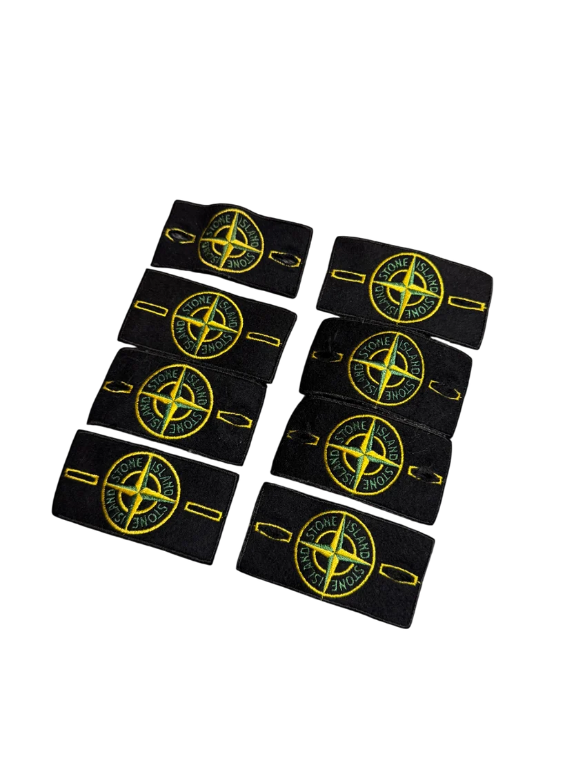 Badge Stone Island brodé noir et jaune
