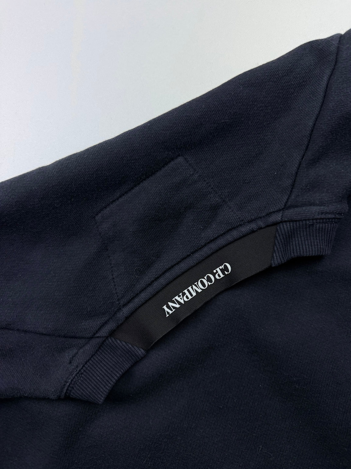 Pull à col rond C.P. Company Lens – Taille M – Bleu marine