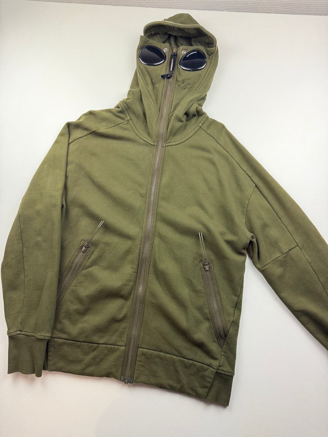 Pull zippé à capuche C.P. Company Goggle – Taille M – Kaki