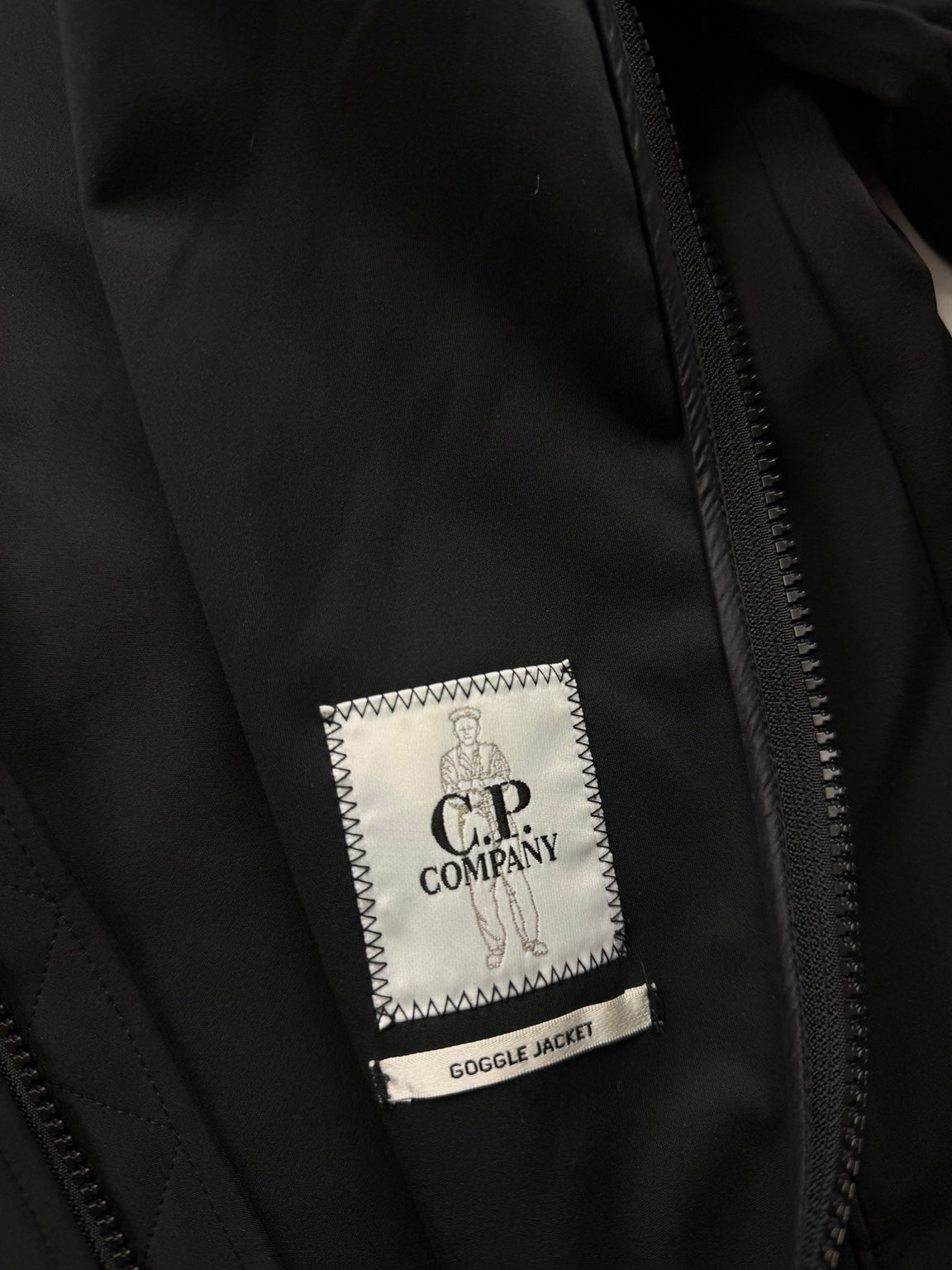 Veste à capuche C.P. Company C.P. Shell-R Goggle – Noir