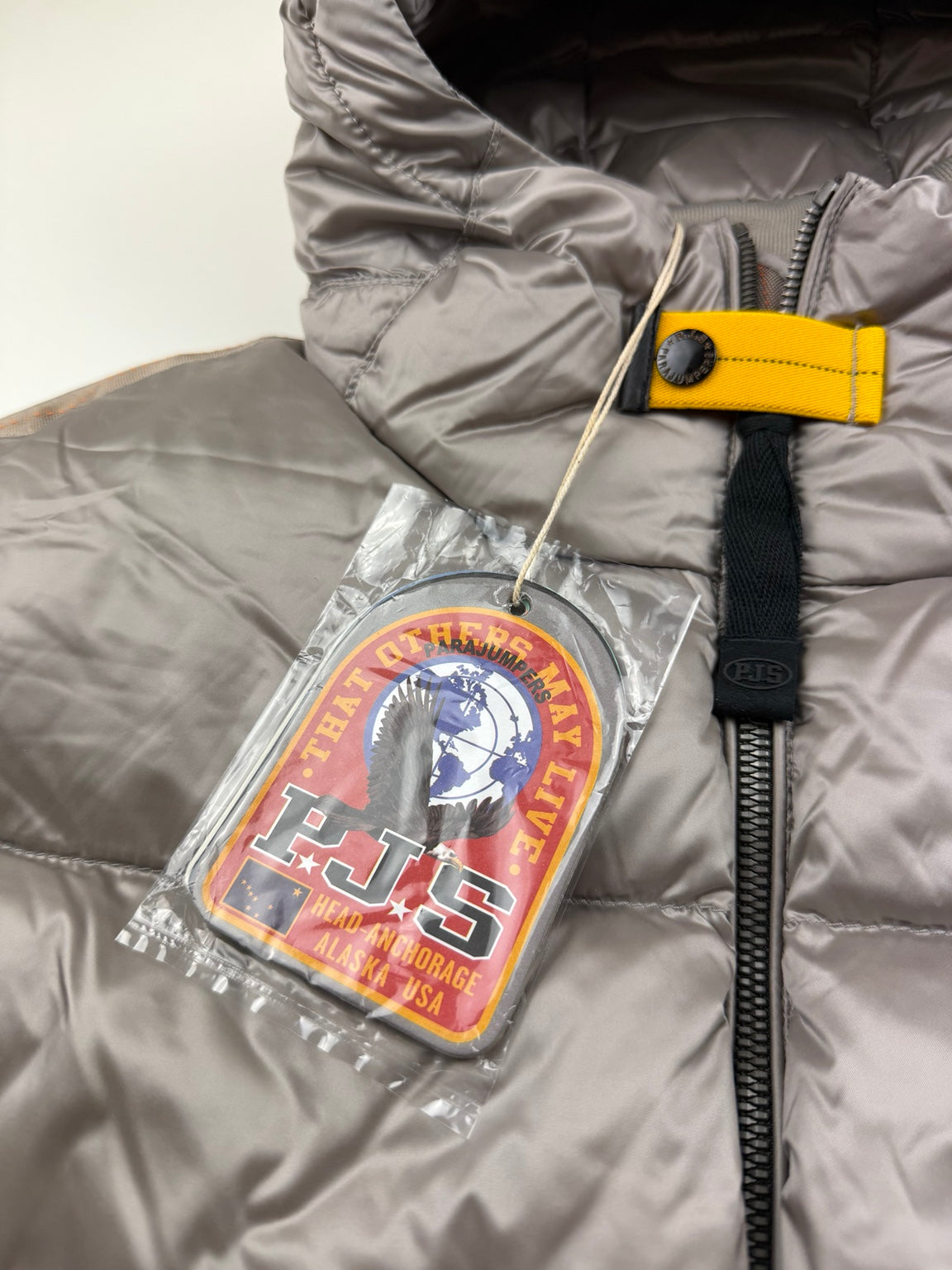 Doudoune à capuche Parajumpers Pharrell – Taille L – Beige