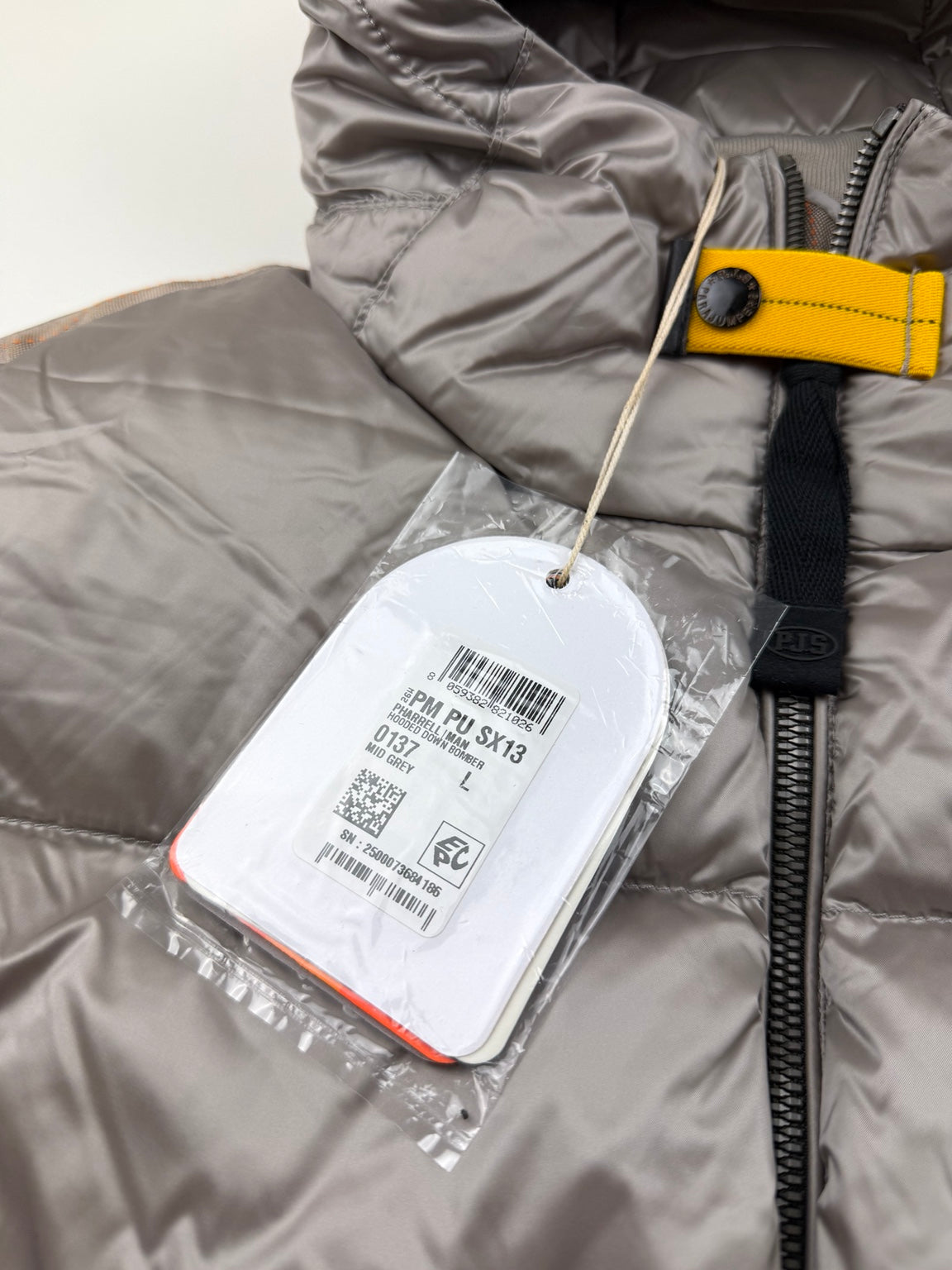 Doudoune à capuche Parajumpers Pharrell – Taille L – Beige
