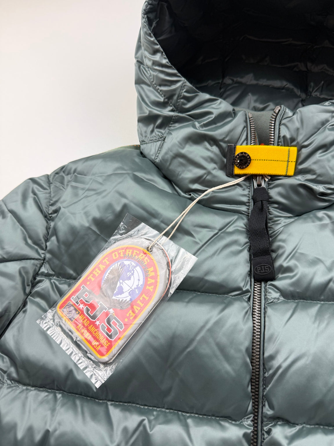 Doudoune à capuche Parajumpers Pharrell – Taille S – Vert bleuté